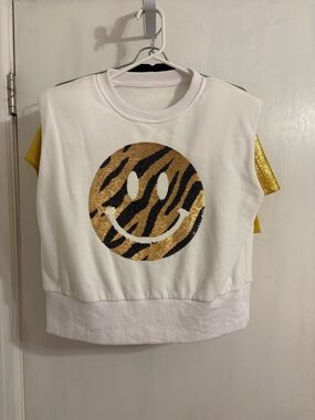 QUEEN OF SPARKLES White Sweatshirt with Gold Tiger Sequin Smiley
